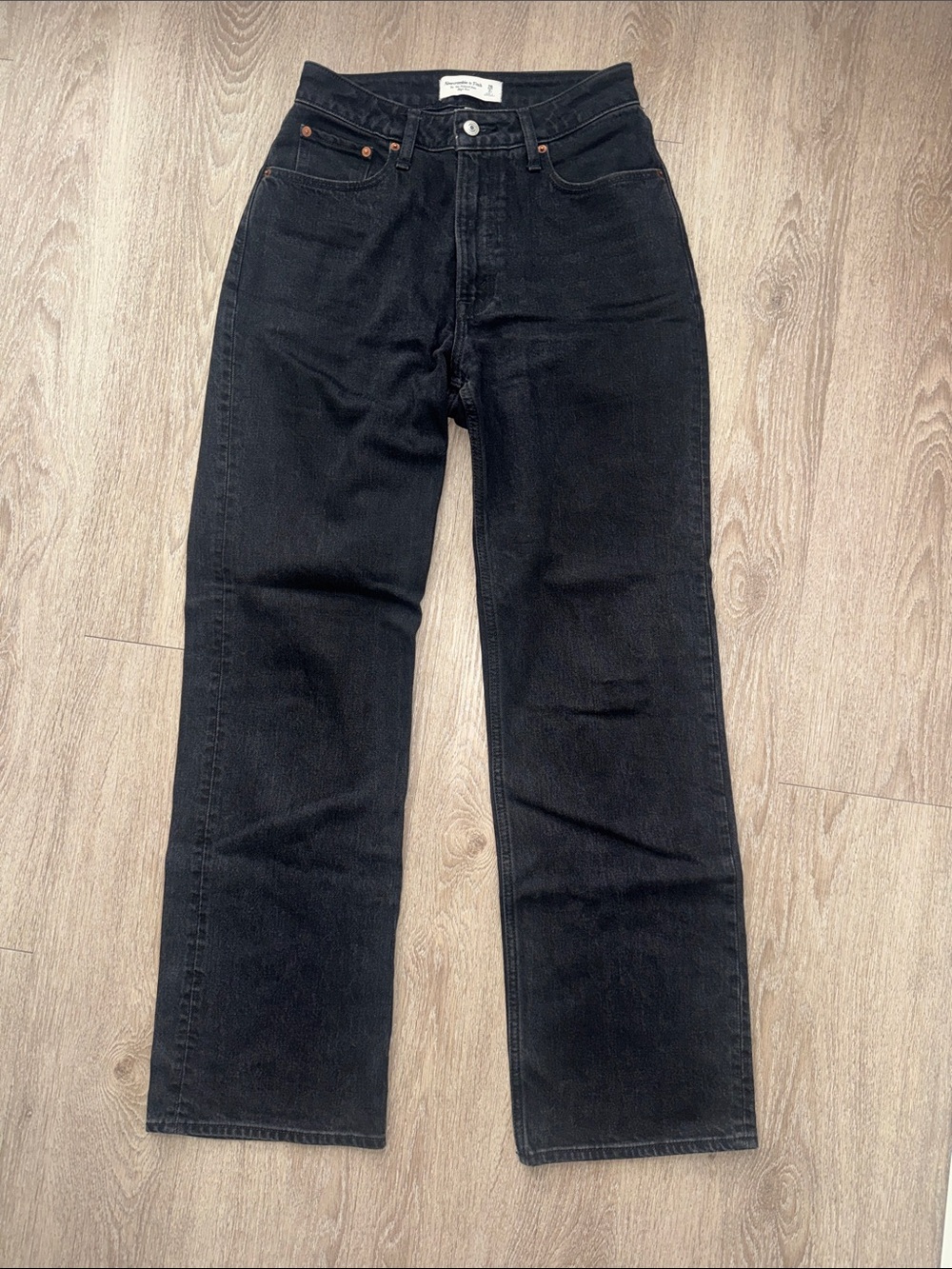 Abercrombie & Fitch curve love high rise 90s relaxed Jean size 26/2R Black